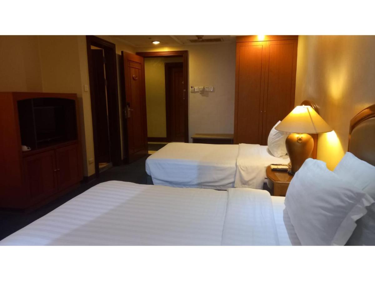 Capital O 914 Makati Palace Hotel San Pedro Makati Exterior foto