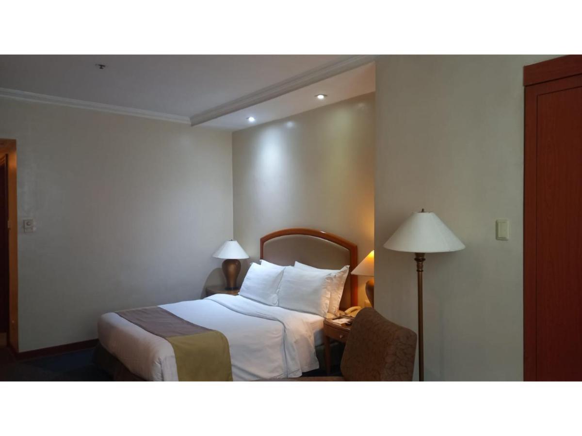 Capital O 914 Makati Palace Hotel San Pedro Makati Exterior foto